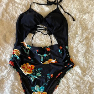 Cupshe One Piece Swimsuit floral/black